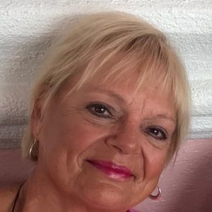 Meet your Posher, Val